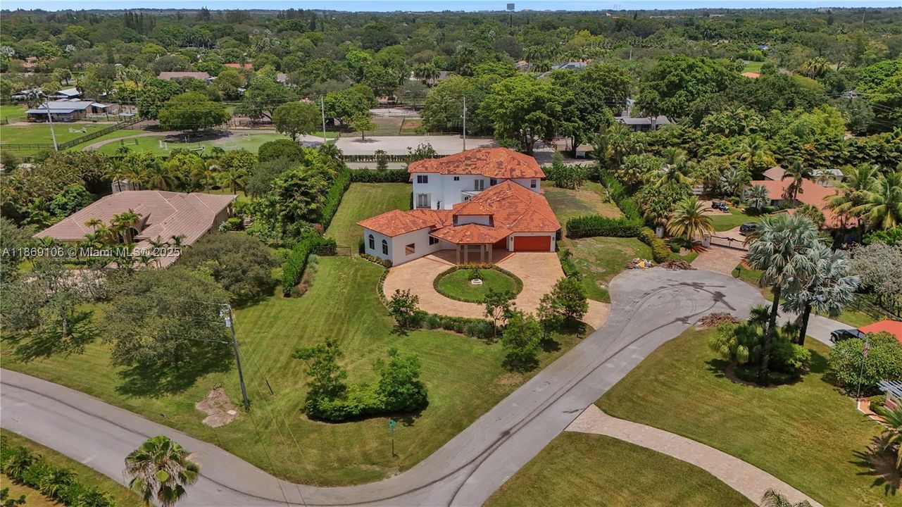 待售: $3,750,000 (5 贝兹, 5 浴室, 6308 平方英尺)