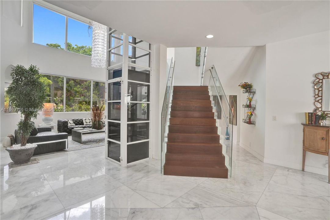 待售: $3,750,000 (5 贝兹, 5 浴室, 6308 平方英尺)