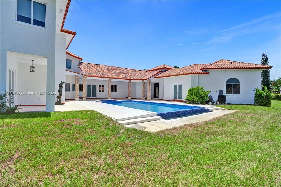 待售: $3,750,000 (5 贝兹, 5 浴室, 6308 平方英尺)