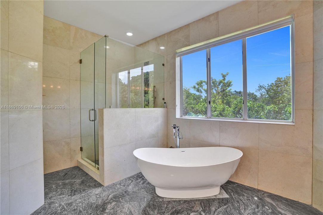 待售: $3,750,000 (5 贝兹, 5 浴室, 6308 平方英尺)