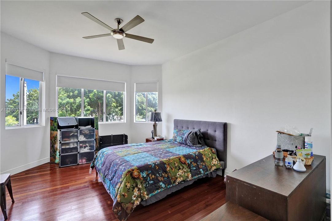 待售: $3,750,000 (5 贝兹, 5 浴室, 6308 平方英尺)