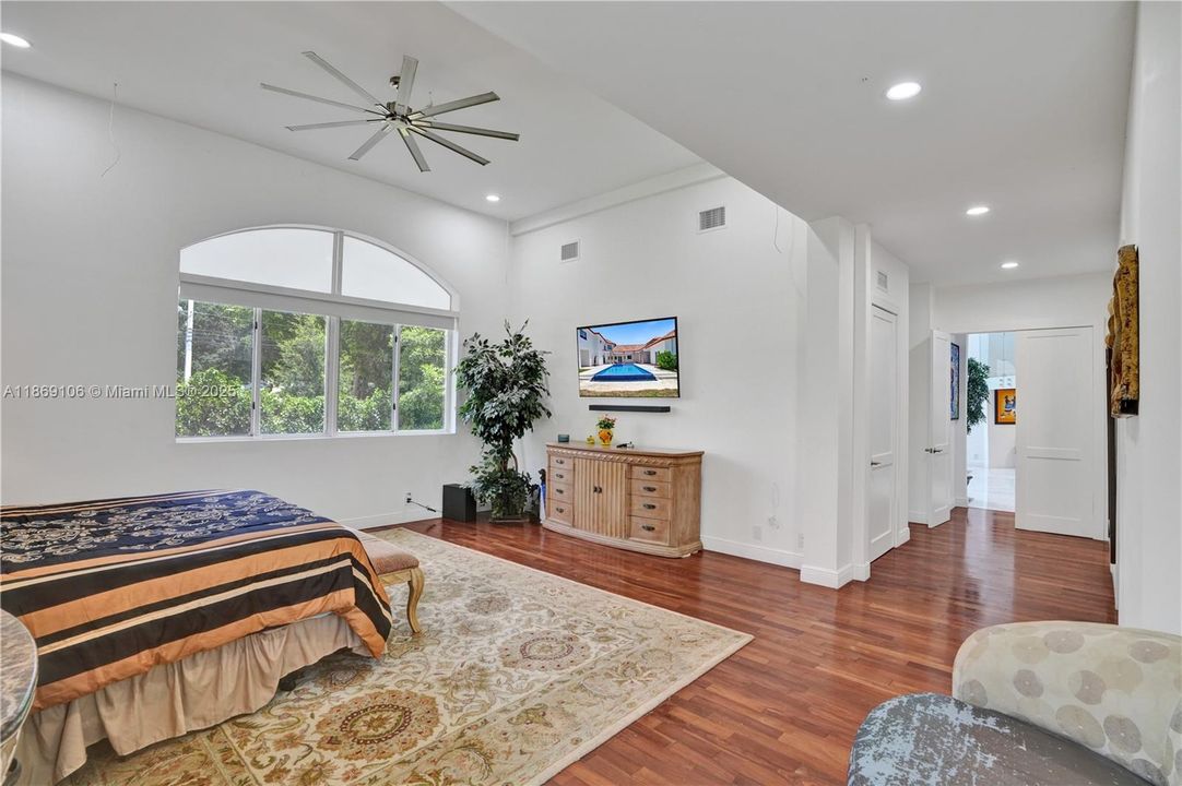 待售: $3,750,000 (5 贝兹, 5 浴室, 6308 平方英尺)