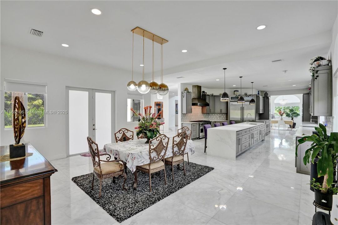 待售: $3,750,000 (5 贝兹, 5 浴室, 6308 平方英尺)