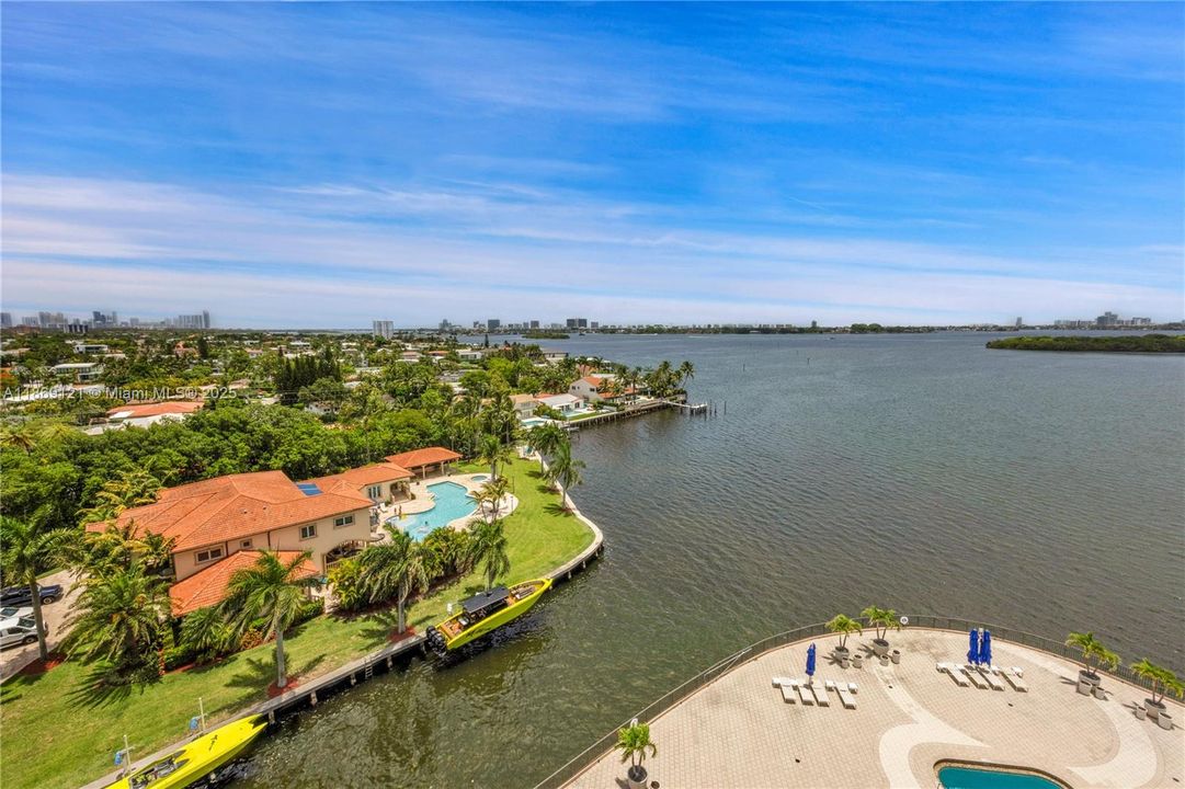 Active With Contract: $3,850 (3 beds, 3 baths, 2320 Square Feet)