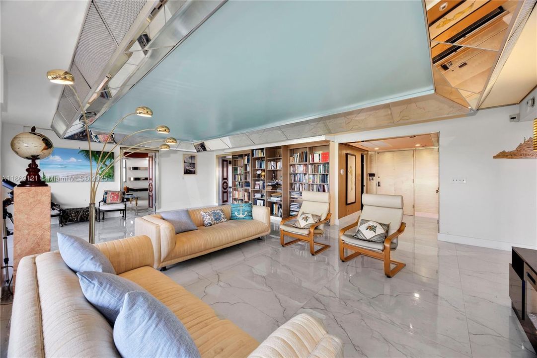 Active With Contract: $3,850 (3 beds, 3 baths, 2320 Square Feet)