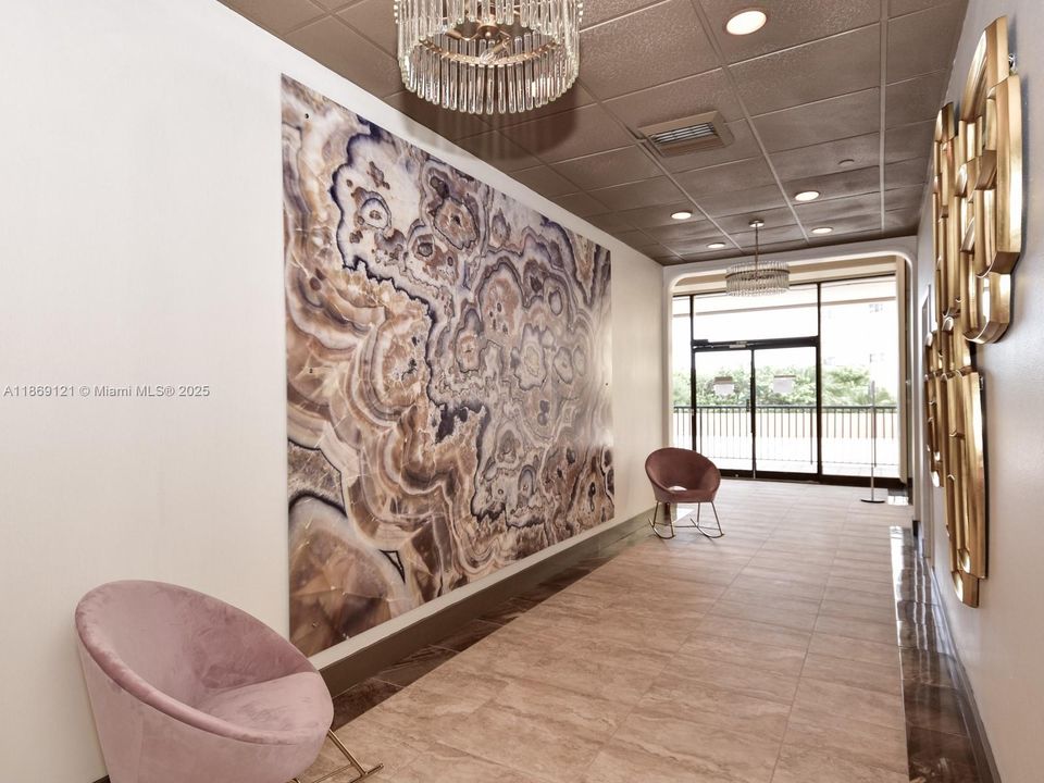 Active With Contract: $3,850 (3 beds, 3 baths, 2320 Square Feet)