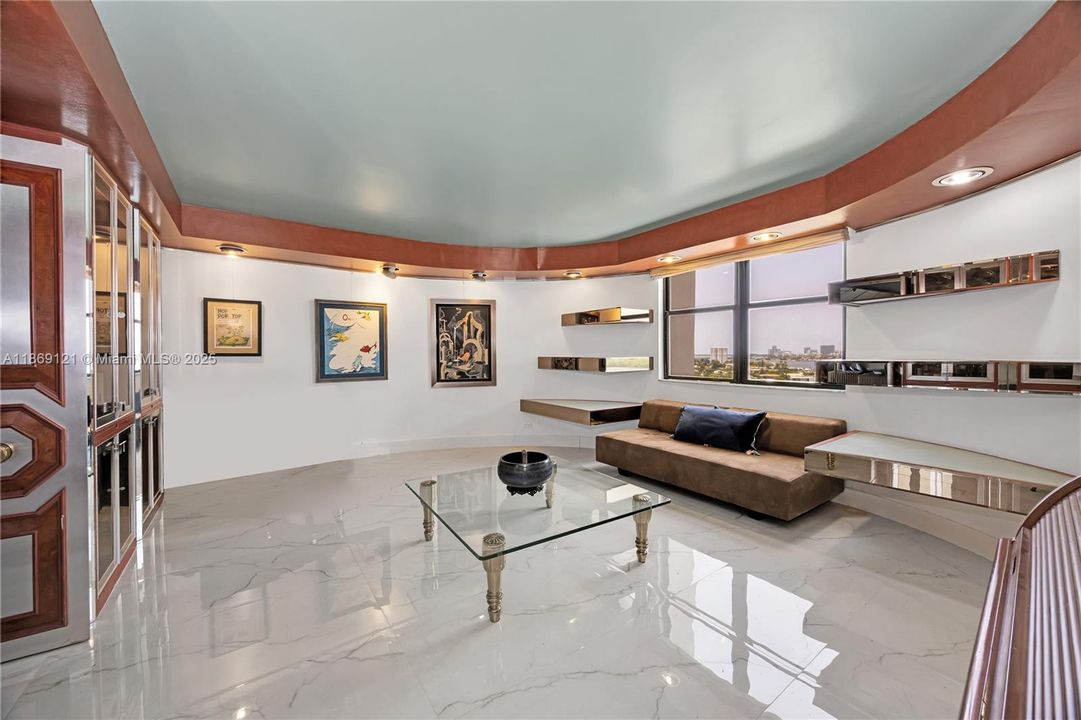 Active With Contract: $3,850 (3 beds, 3 baths, 2320 Square Feet)