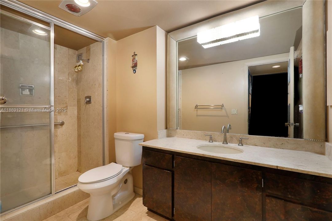 Active With Contract: $3,850 (3 beds, 3 baths, 2320 Square Feet)