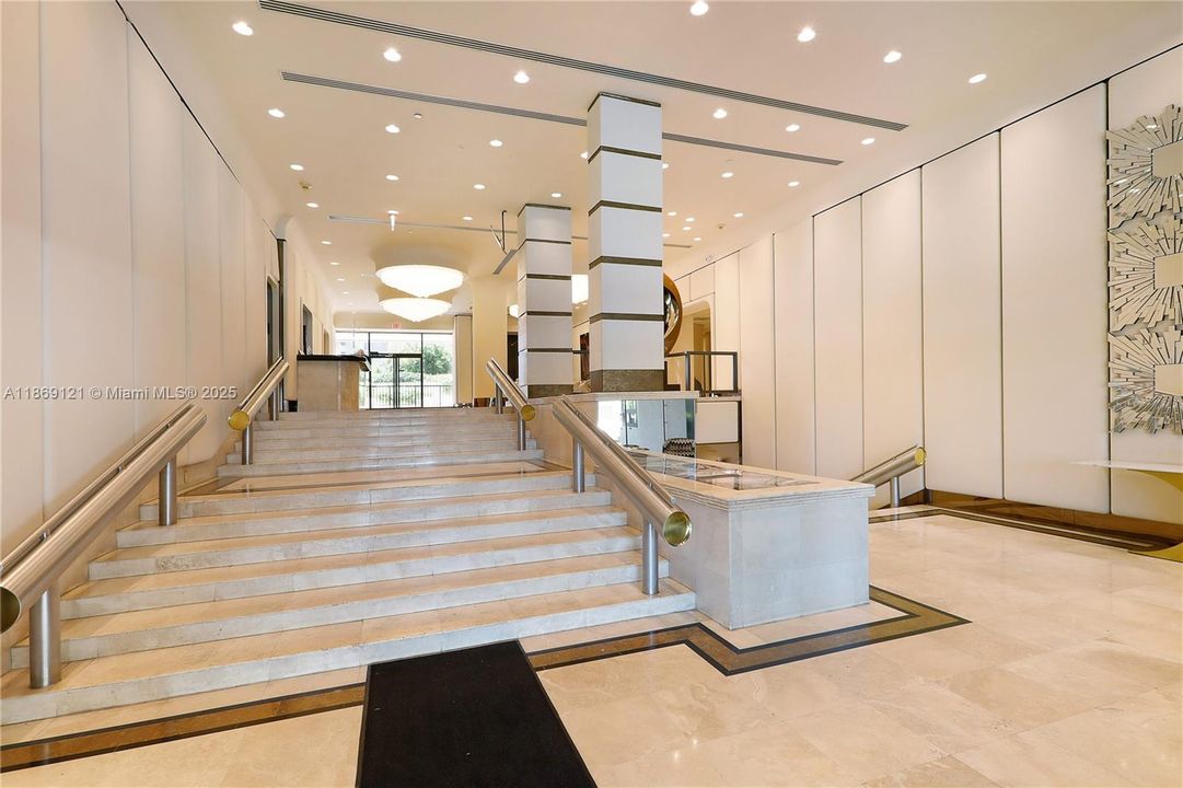 Active With Contract: $3,850 (3 beds, 3 baths, 2320 Square Feet)