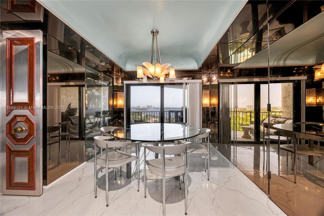 Active With Contract: $3,850 (3 beds, 3 baths, 2320 Square Feet)