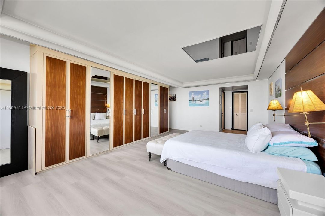 Active With Contract: $3,850 (3 beds, 3 baths, 2320 Square Feet)