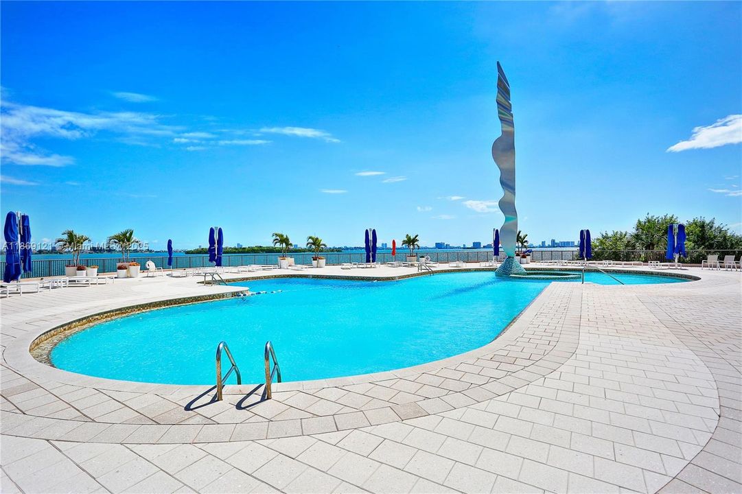 Active With Contract: $3,850 (3 beds, 3 baths, 2320 Square Feet)