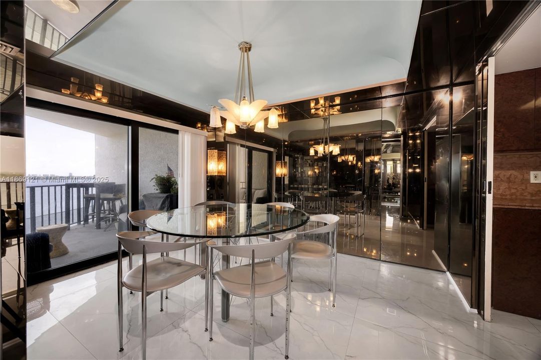 Active With Contract: $3,850 (3 beds, 3 baths, 2320 Square Feet)