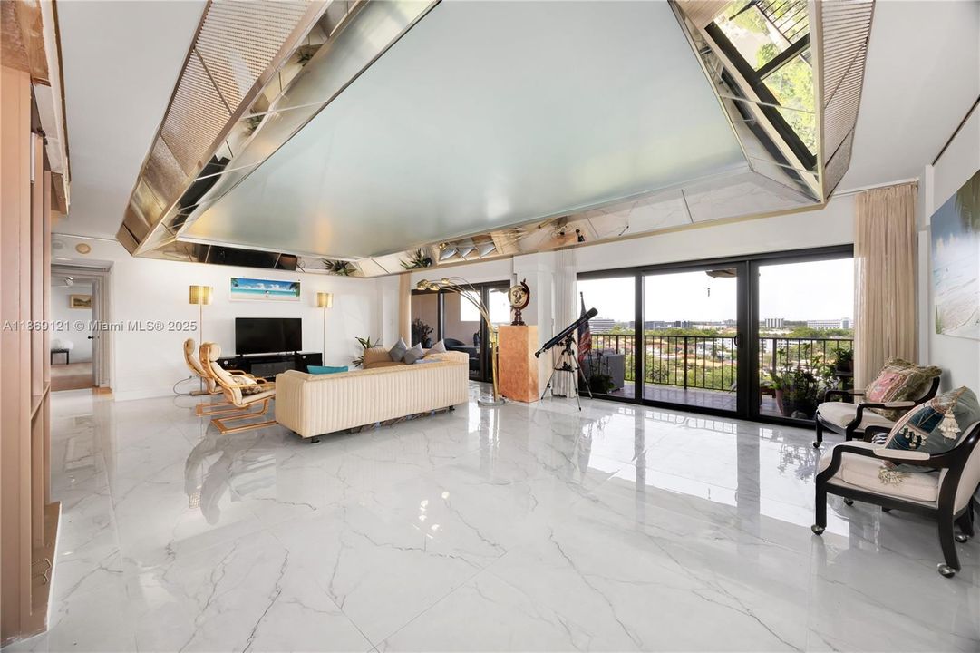 Active With Contract: $3,850 (3 beds, 3 baths, 2320 Square Feet)