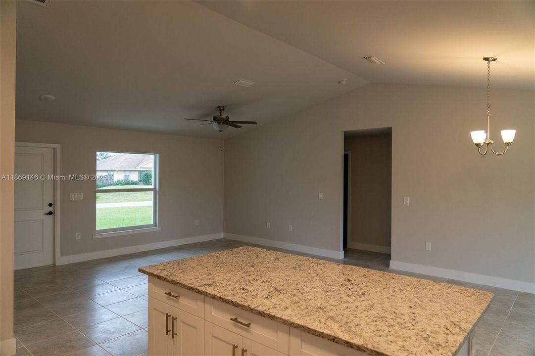 Recientemente alquilado: $1,600 (3 camas, 2 baños, 1522 Pies cuadrados)