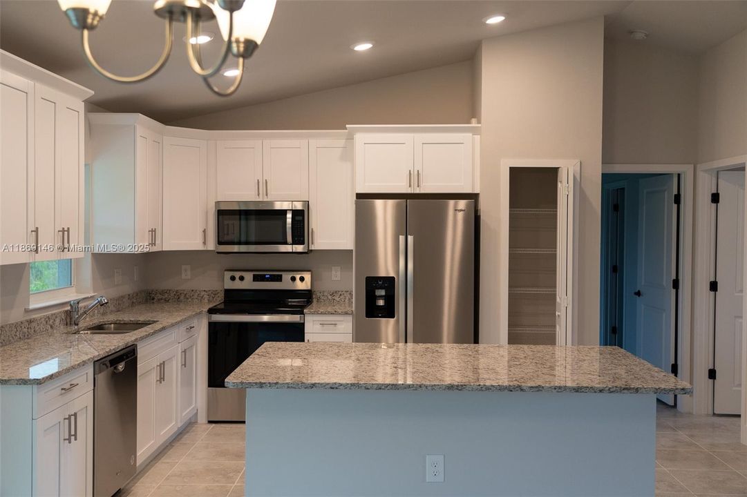 Recientemente alquilado: $1,600 (3 camas, 2 baños, 1522 Pies cuadrados)