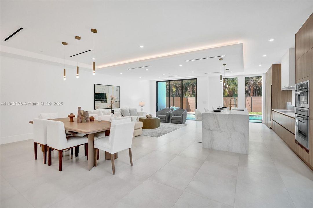 For Sale: $2,900,000 (4 beds, 4 baths, 3041 Square Feet)