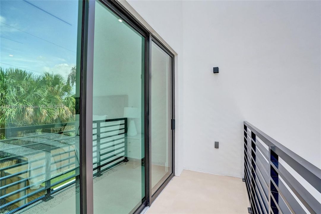 For Sale: $2,900,000 (4 beds, 4 baths, 3041 Square Feet)