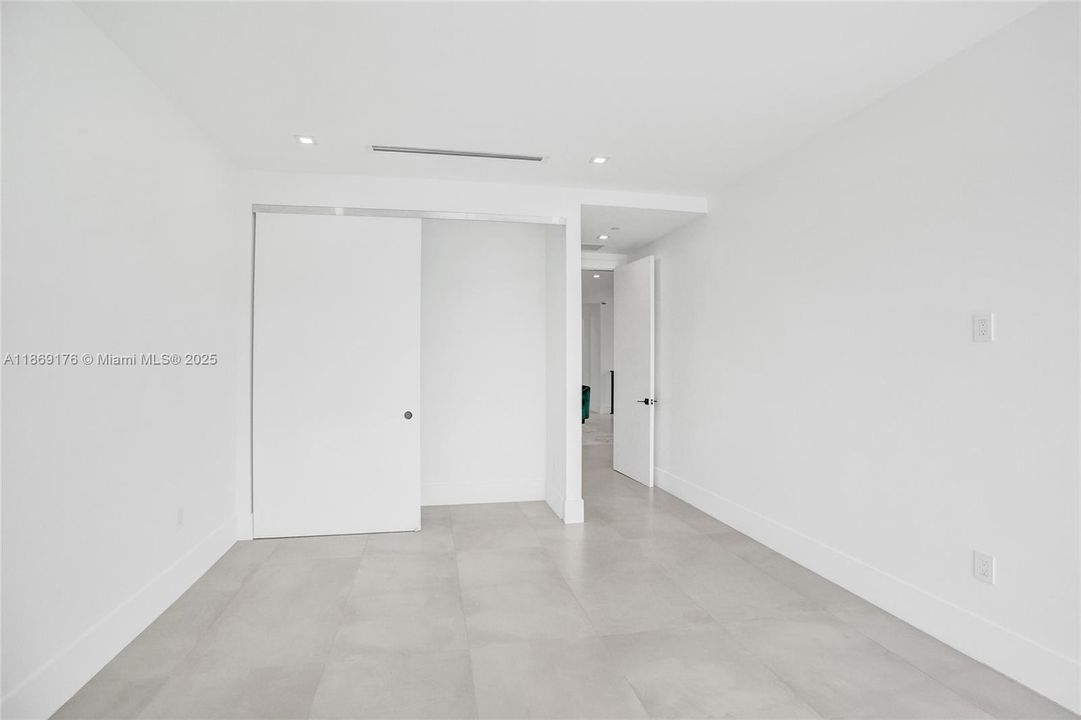 For Sale: $2,900,000 (4 beds, 4 baths, 3041 Square Feet)