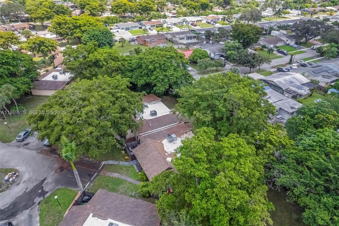 Под контрактом: $255,000 (2 спален, 2 ванн, 960 Квадратных фут)