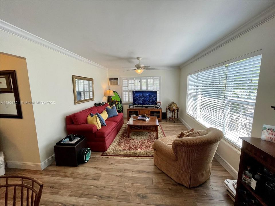 待售: $2,500,000 (0 贝兹, 0 浴室, 1652 平方英尺)