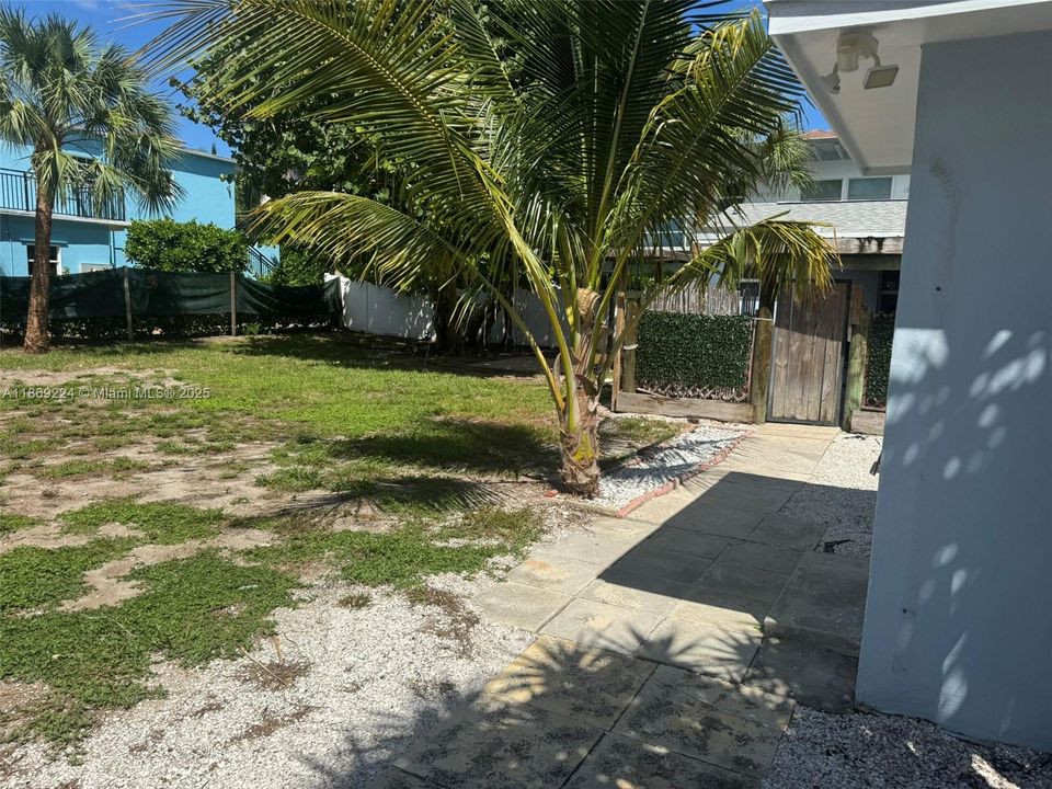 待售: $2,500,000 (0 贝兹, 0 浴室, 1652 平方英尺)