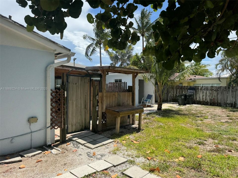 待售: $2,500,000 (0 贝兹, 0 浴室, 1652 平方英尺)