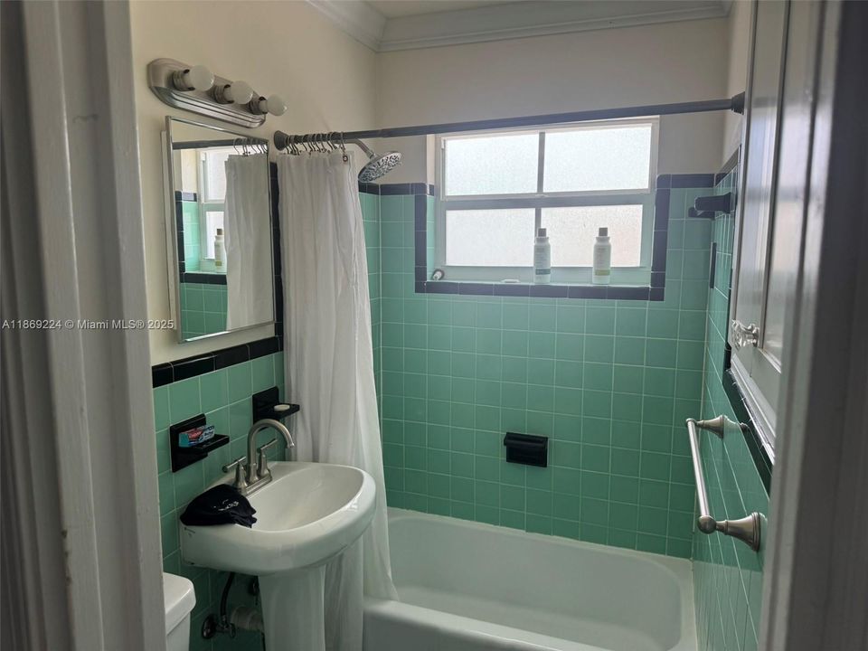 待售: $2,500,000 (0 贝兹, 0 浴室, 1652 平方英尺)