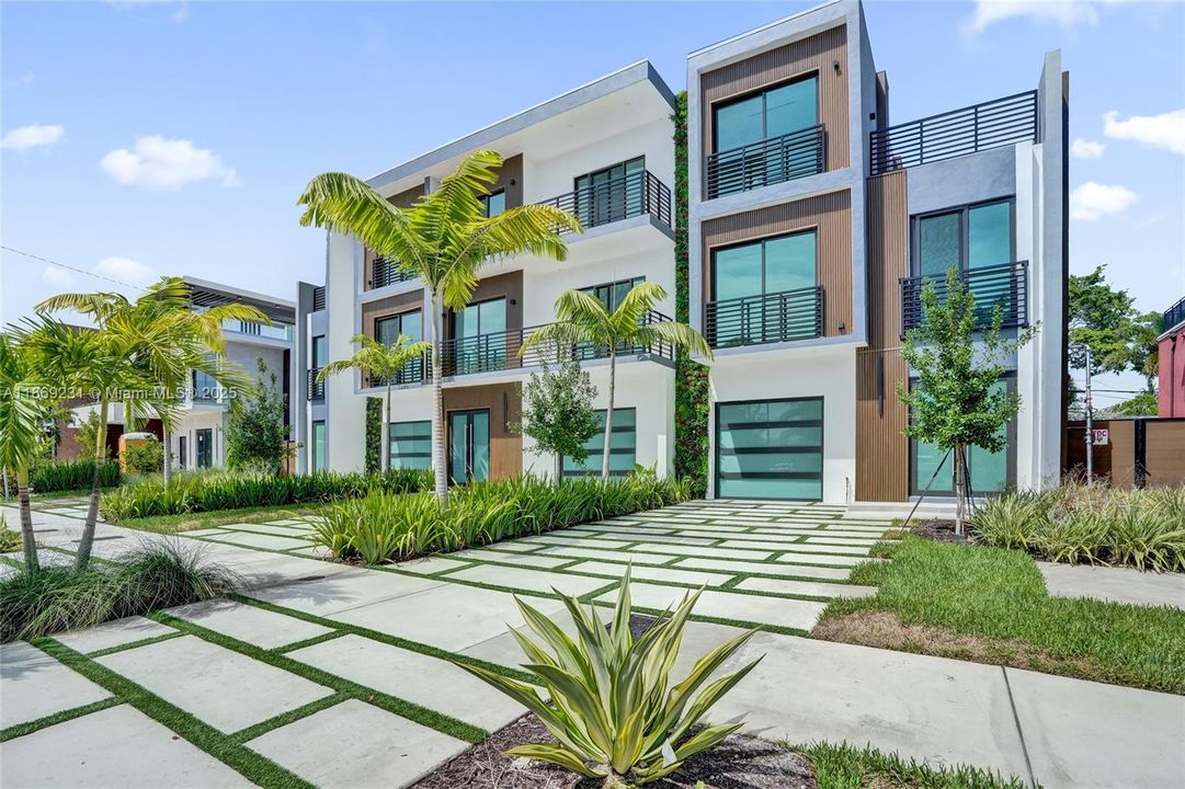 出租: $16,500 (5 贝兹, 4 浴室, 3041 平方英尺)