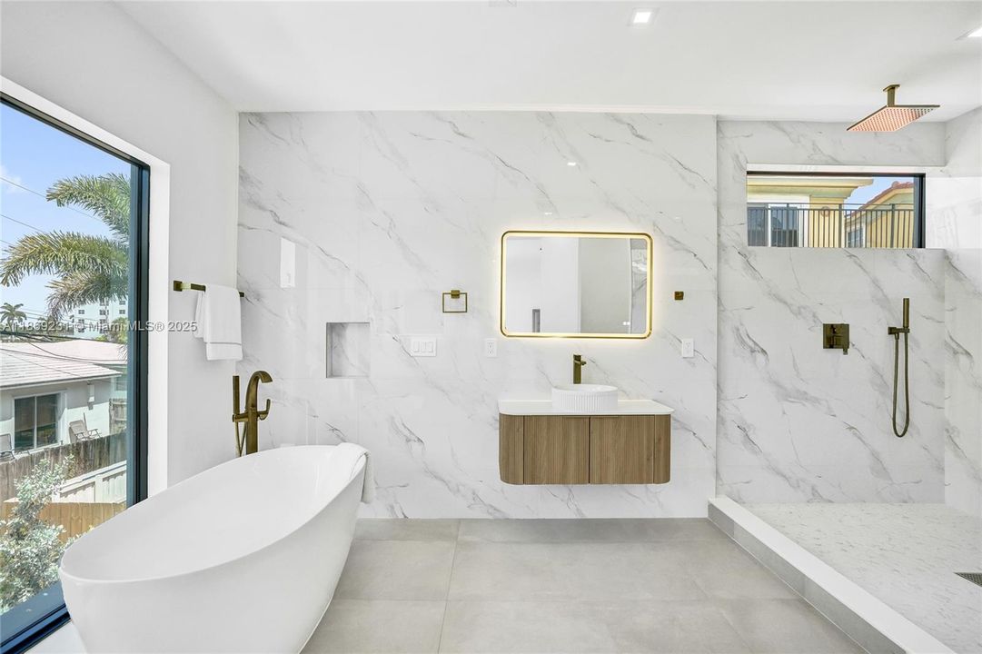 出租: $16,500 (5 贝兹, 4 浴室, 3041 平方英尺)