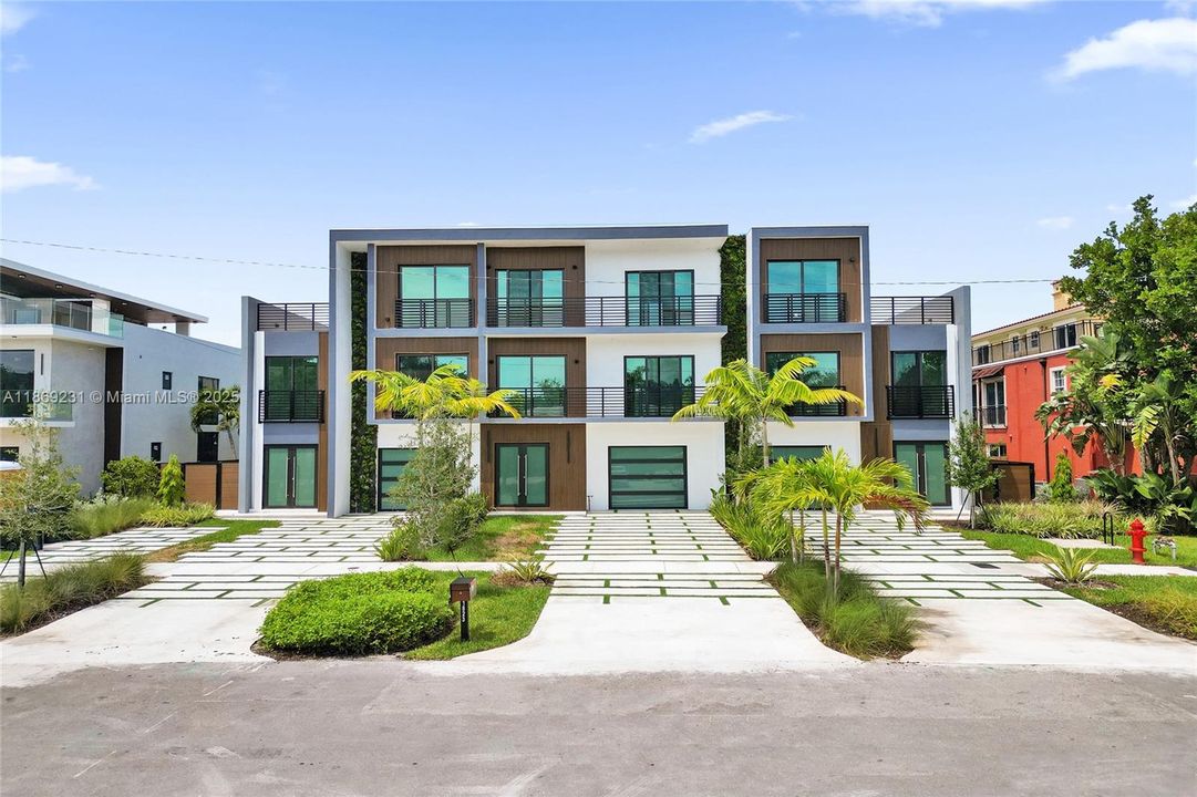 出租: $16,500 (5 贝兹, 4 浴室, 3041 平方英尺)