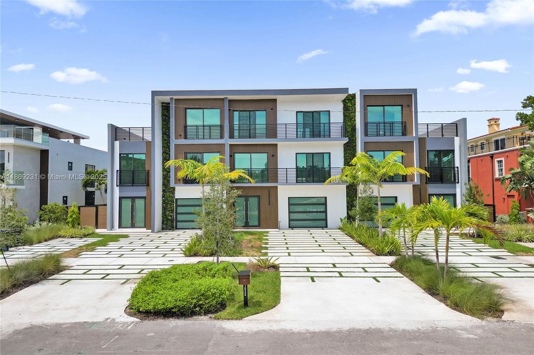 出租: $16,500 (5 贝兹, 4 浴室, 3041 平方英尺)