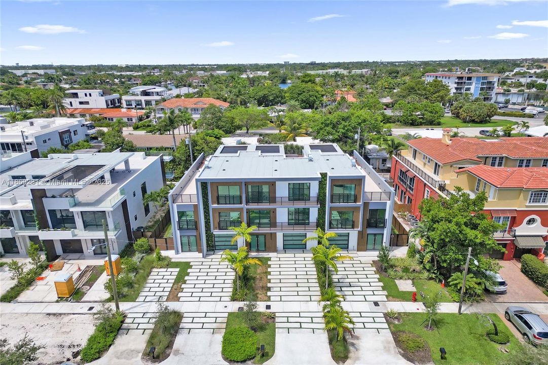 出租: $16,500 (5 贝兹, 4 浴室, 3041 平方英尺)