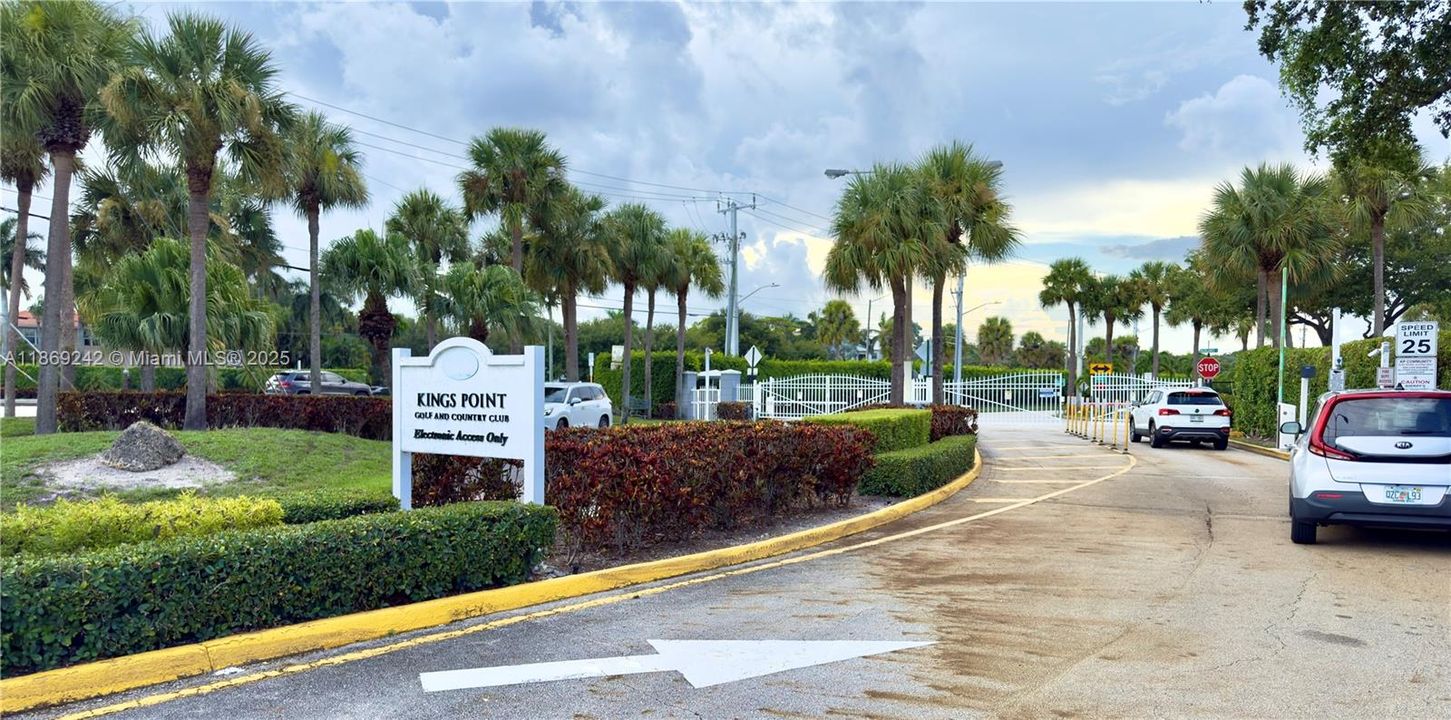 待售: $95,000 (1 贝兹, 1 浴室, 760 平方英尺)