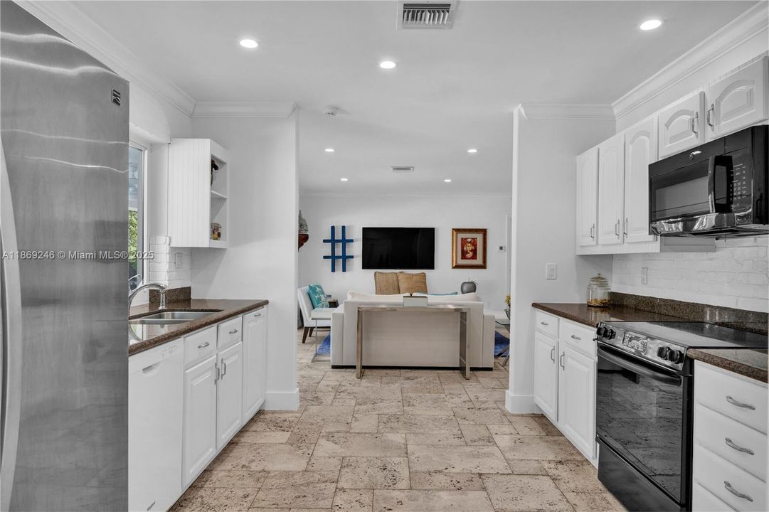 Active With Contract: $1,850,000 (4 beds, 3 baths, 2628 Square Feet)