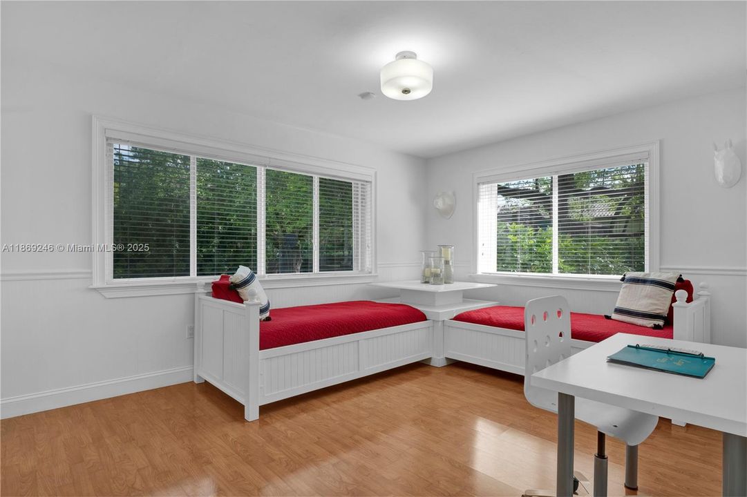 Active With Contract: $1,850,000 (4 beds, 3 baths, 2628 Square Feet)