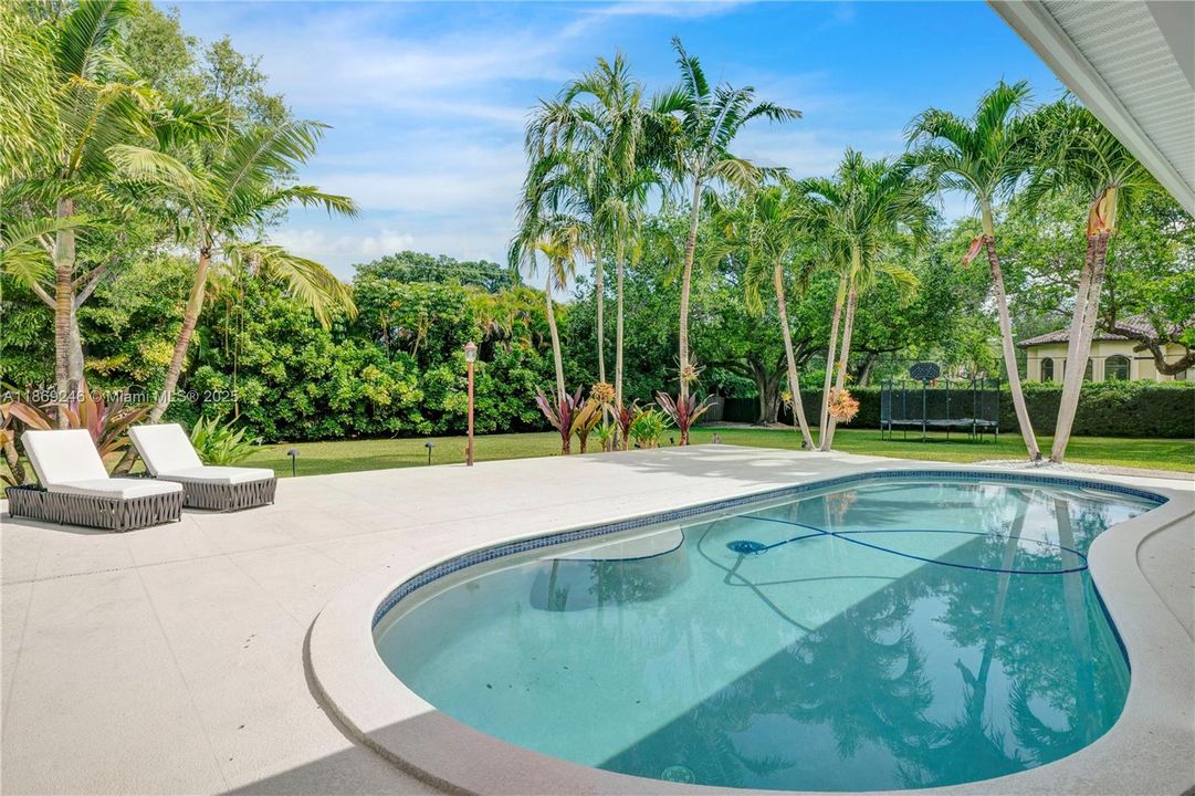 Active With Contract: $1,850,000 (4 beds, 3 baths, 2628 Square Feet)