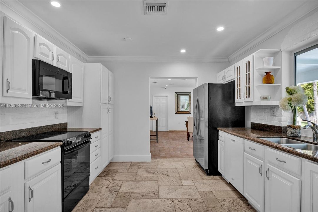 Active With Contract: $1,850,000 (4 beds, 3 baths, 2628 Square Feet)