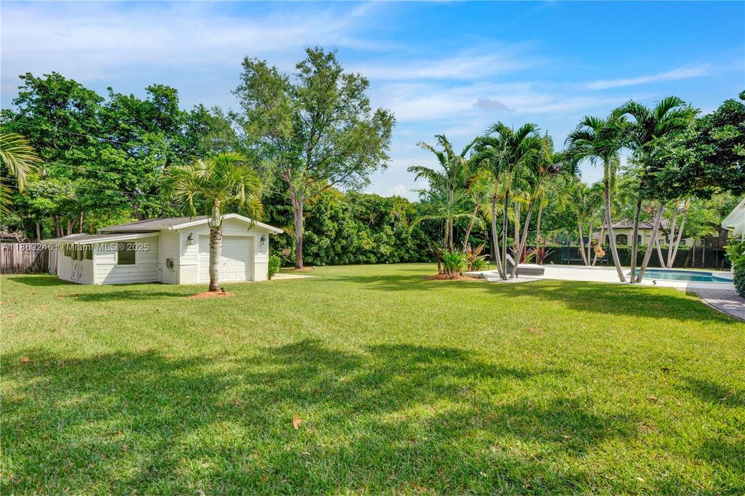 Active With Contract: $1,850,000 (4 beds, 3 baths, 2628 Square Feet)