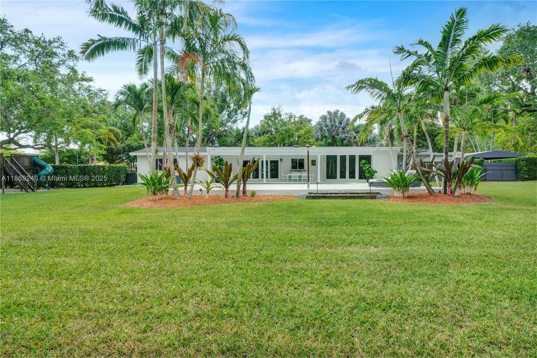 Active With Contract: $1,850,000 (4 beds, 3 baths, 2628 Square Feet)