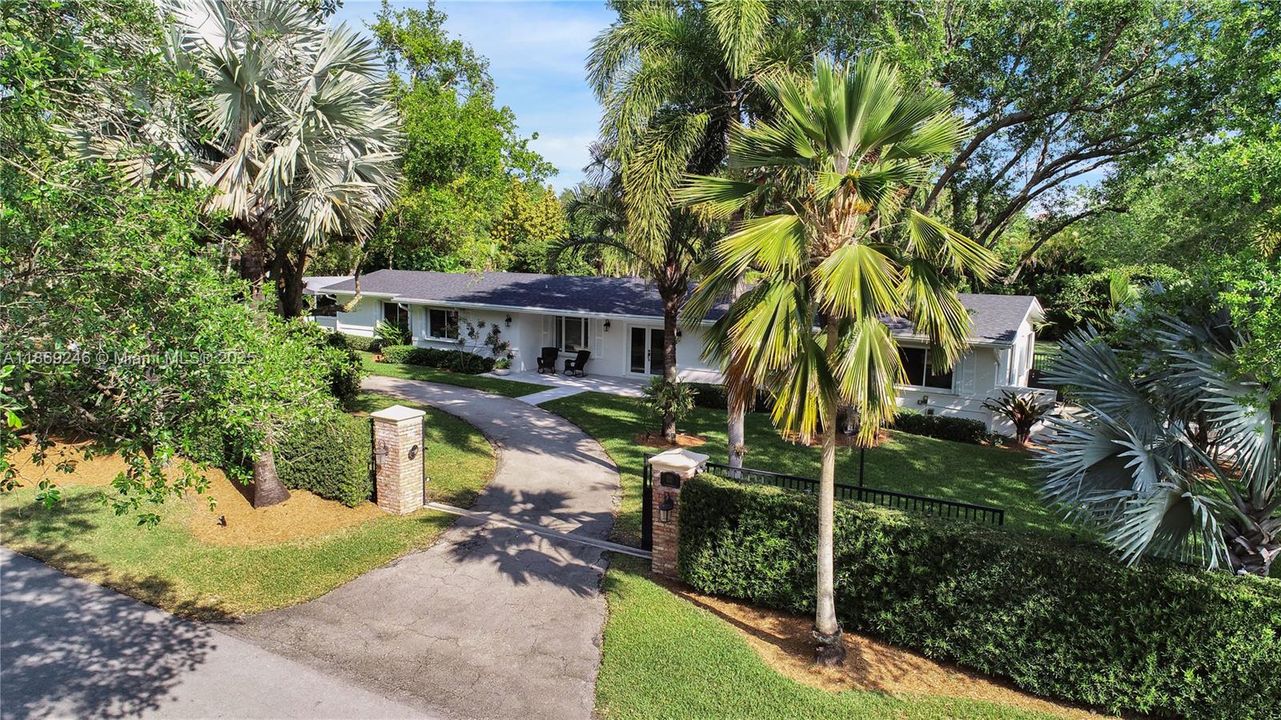 Active With Contract: $1,850,000 (4 beds, 3 baths, 2628 Square Feet)