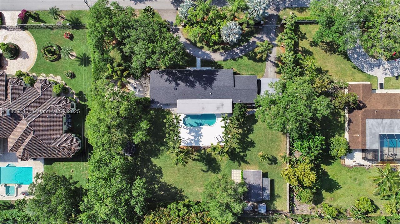 Active With Contract: $1,850,000 (4 beds, 3 baths, 2628 Square Feet)