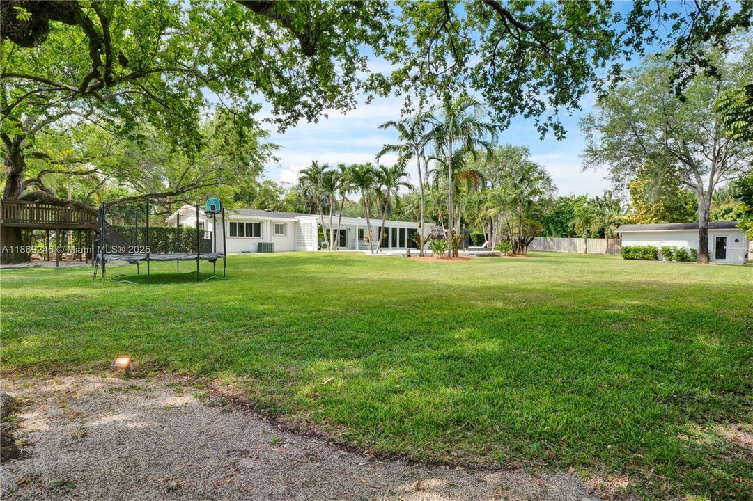 Active With Contract: $1,850,000 (4 beds, 3 baths, 2628 Square Feet)