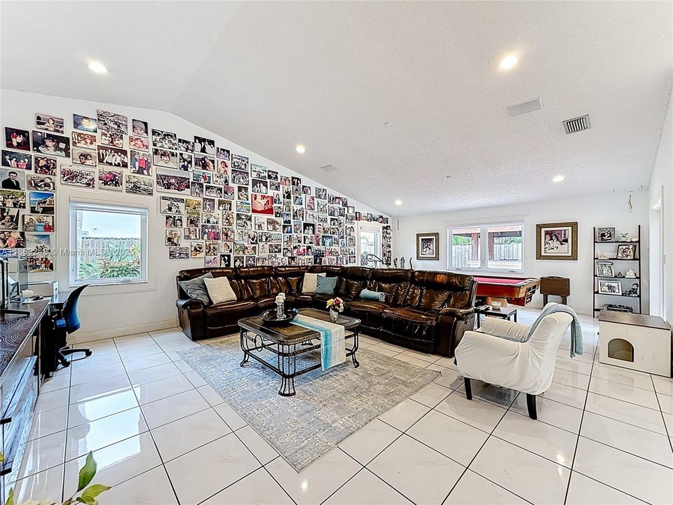 For Rent: $7,400 (4 beds, 4 baths, 3479 Square Feet)