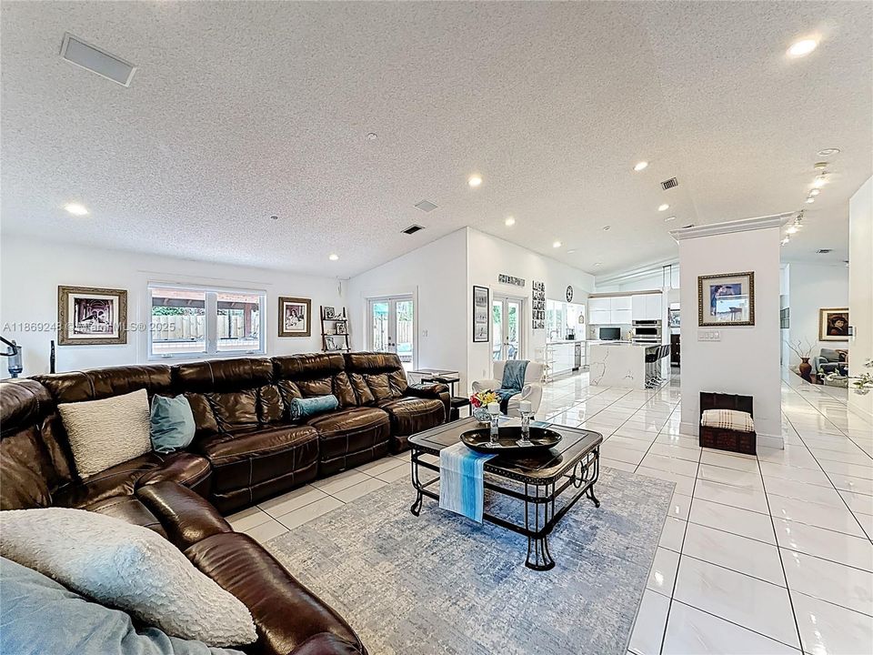 For Rent: $7,400 (4 beds, 4 baths, 3479 Square Feet)