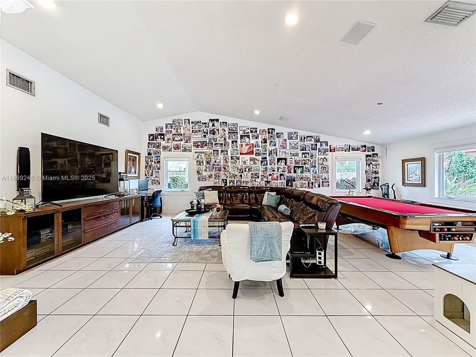 For Rent: $7,400 (4 beds, 4 baths, 3479 Square Feet)