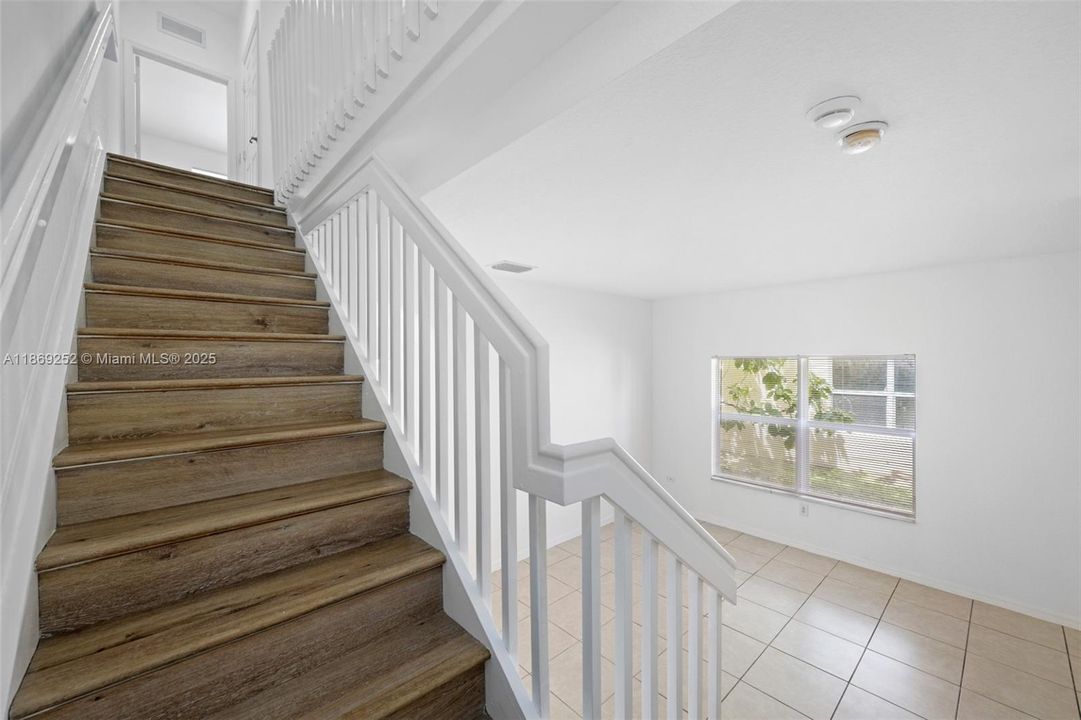 For Rent: $2,750 (3 beds, 2 baths, 1504 Square Feet)