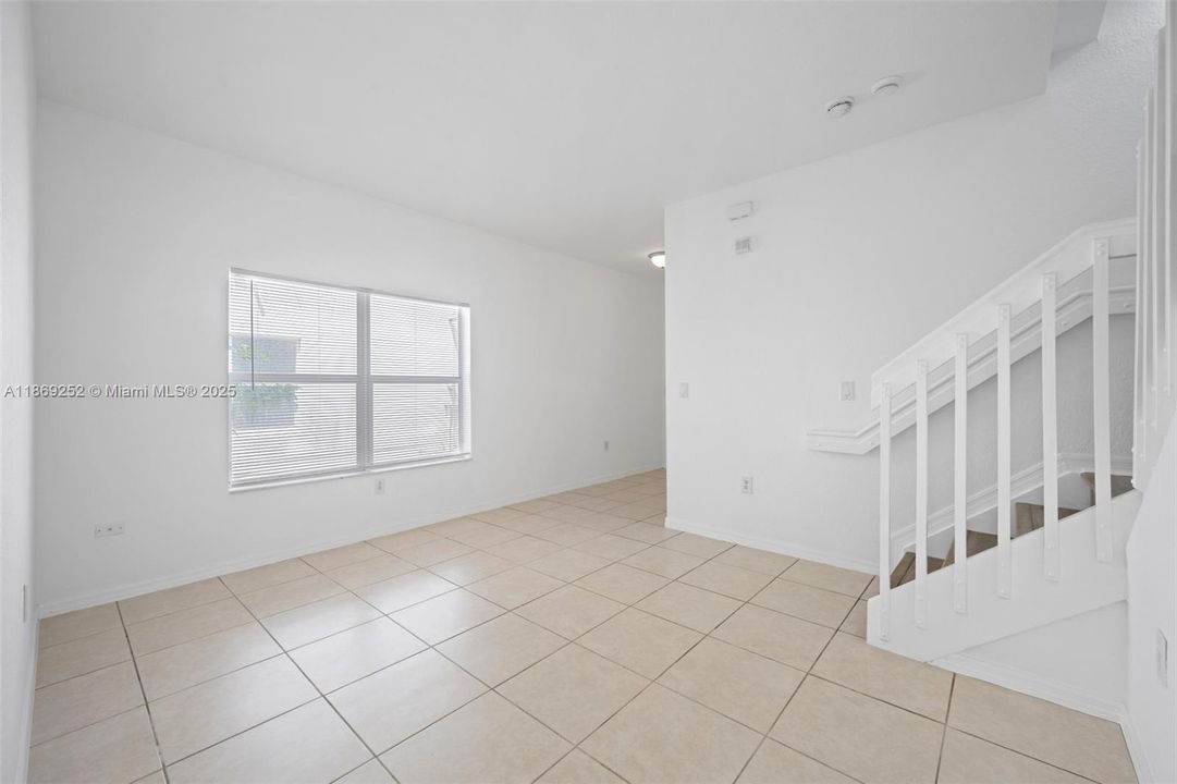 For Rent: $2,750 (3 beds, 2 baths, 1504 Square Feet)