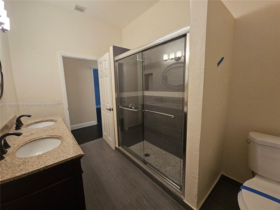 В аренду: $8,000 (5 спален, 5 ванн, 5187 Квадратных фут)