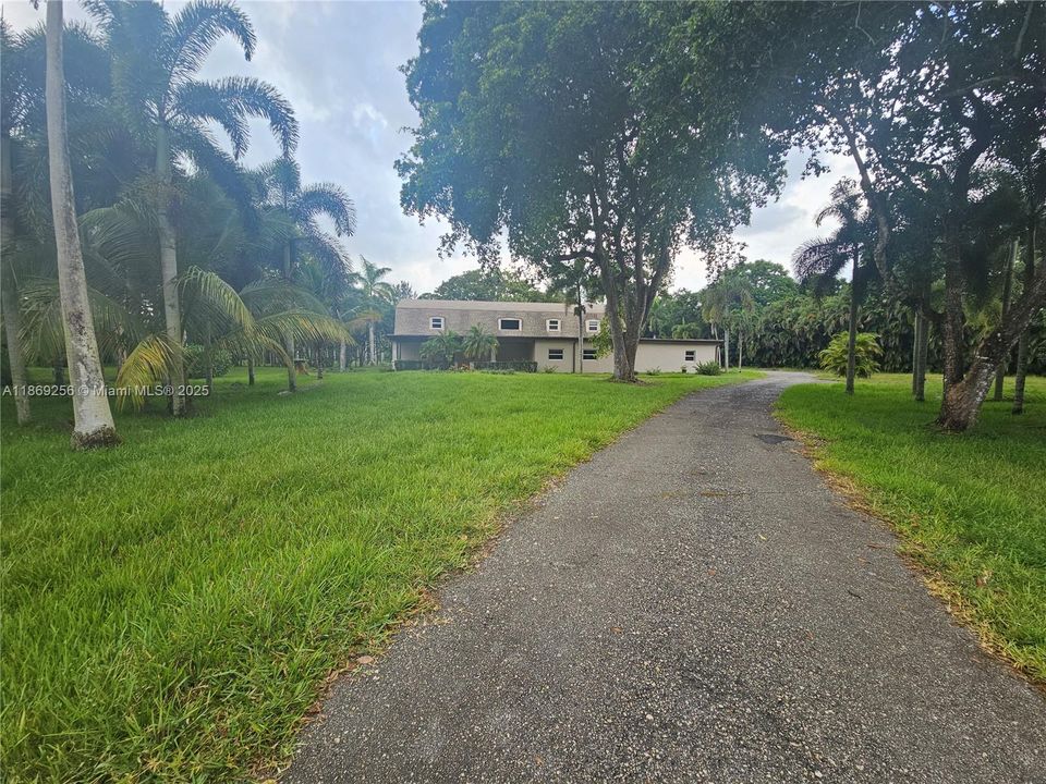 В аренду: $8,000 (5 спален, 5 ванн, 5187 Квадратных фут)